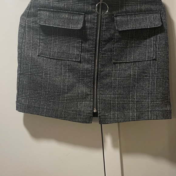 Plaid Zip-up Skirt - Picture 5 of 6